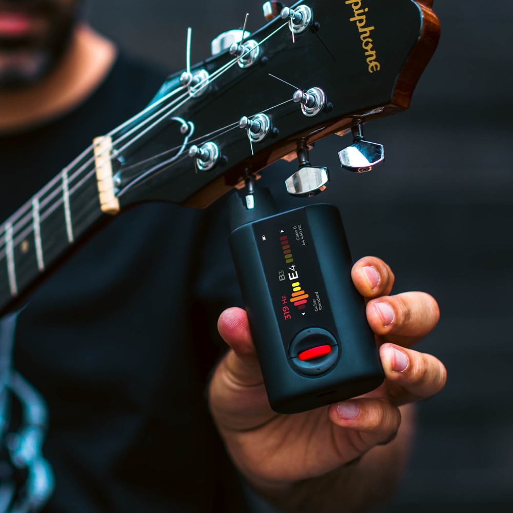 Roadie 4 | Smart Automatic Guitar Tuner, Metronome & String Winder