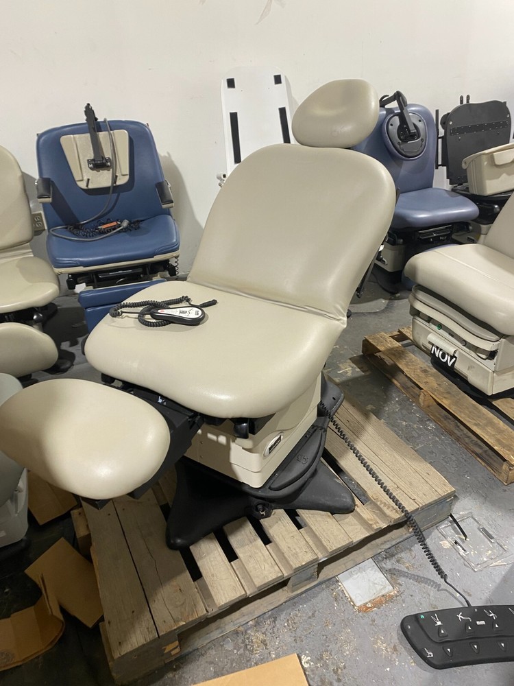 Midmark 630 Programmable and Swivel With hand control