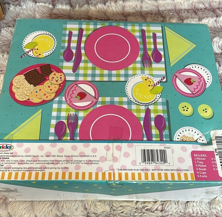 Honestly Cute setting for four Dinnerware