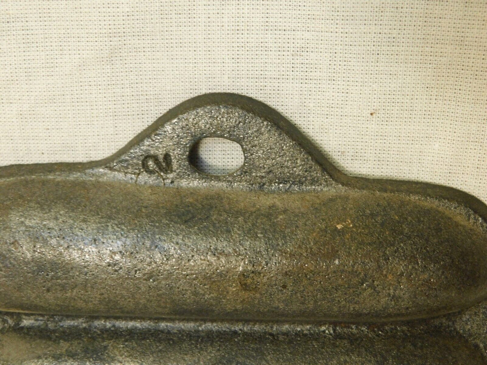 Antique Primitive Vtg Mini 8" Cast Iron Cornbread Mold #2 Corn Cob Ear Baking