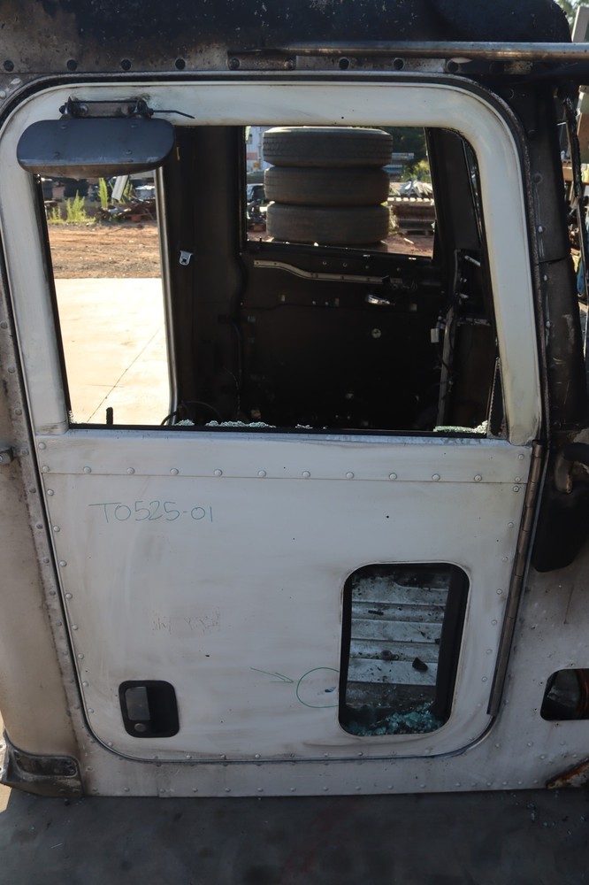 2006-2015 PETERBILT 386 RIGHT PASSENGER SIDE DOOR SHELL PANEL OEM