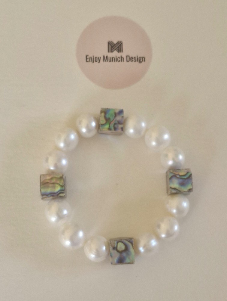 Beaded Bracelet with Abalone Cube