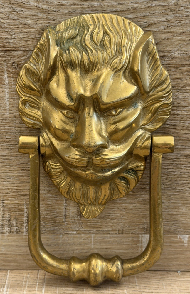 VINTAGE SOLID BRASS LIONS HEAD DOOR KNOCKER