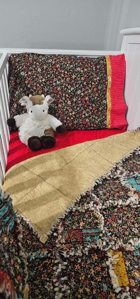 Rag Crib Quilt, Fitted Sheet, Standard Pillow Case & mini throw