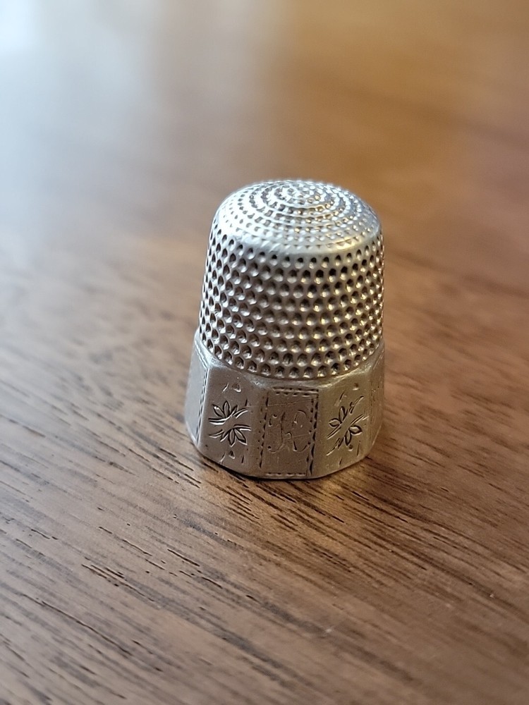 #XC Antique Simons Sterling Silver Size 11 Thimble Scrolls
