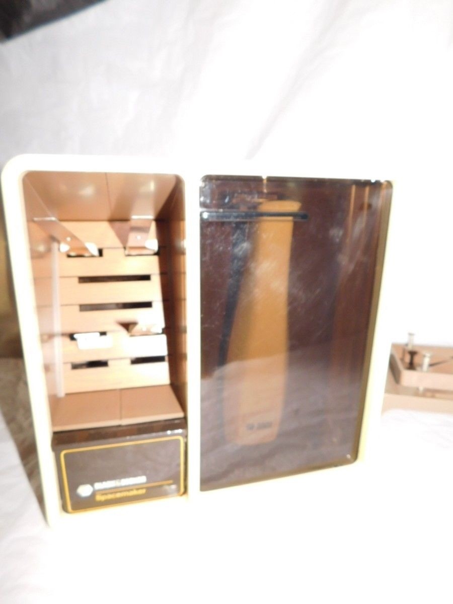 vintage Black & Decker spacemaker spacesaver electric knife undercounter kitchen