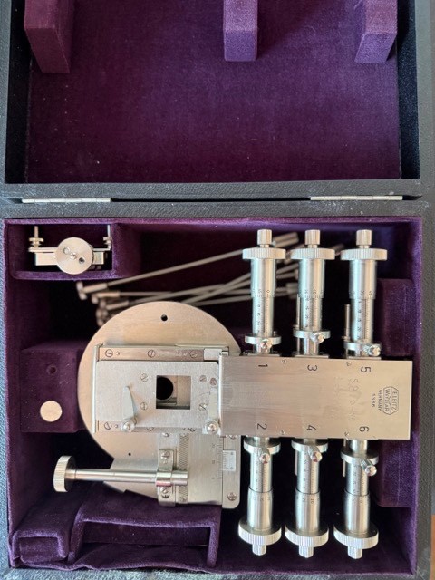 Leitz 6 Spindle Ernst Reitz's Integrating Stage - Microscope Rare Accessory