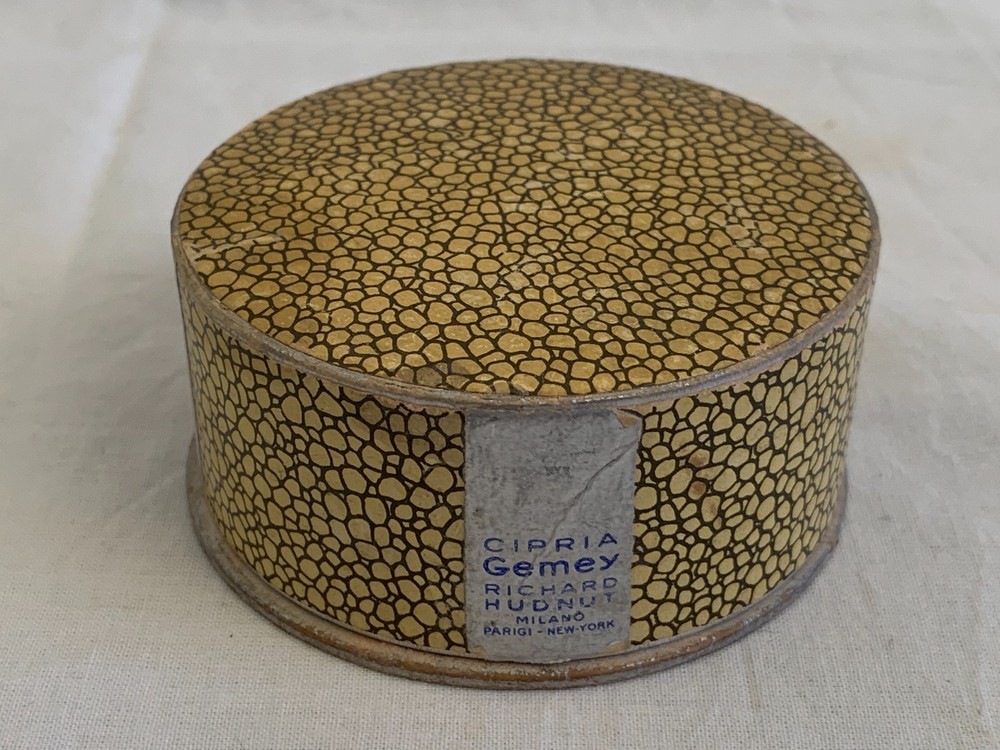 7 antique powder boxes, filled