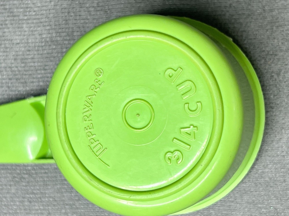 VTG Tupperware Green 3/4 Cup Measuring Replacement Kitchen 762