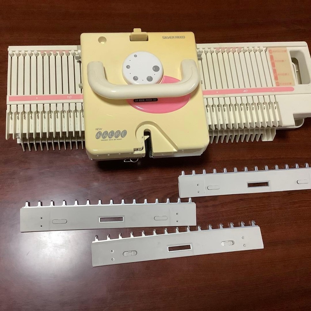Knitting Machine Amimumemo LK100 Silver Reed used