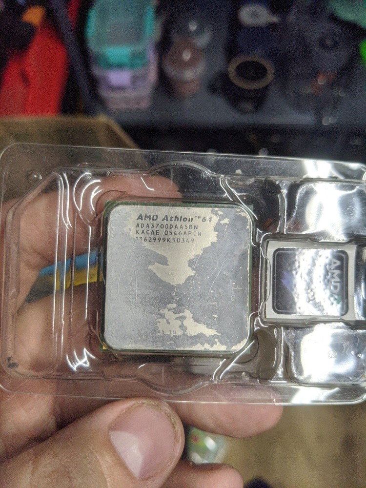 AMD Athlon 64 3700+ 2.2GHz (ADA3700DAA5BN) Processor