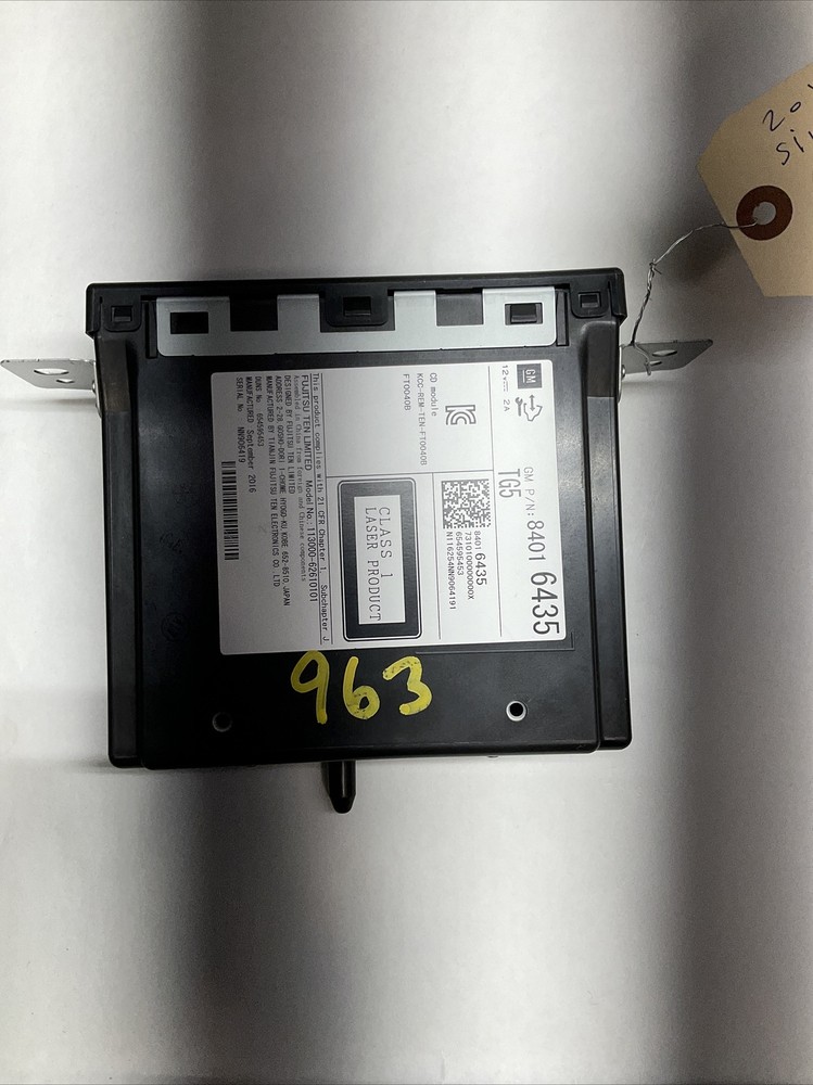 2015 - 2018 Chevrolet Silverado 1500 Dash CD Player Module OEM 84016435