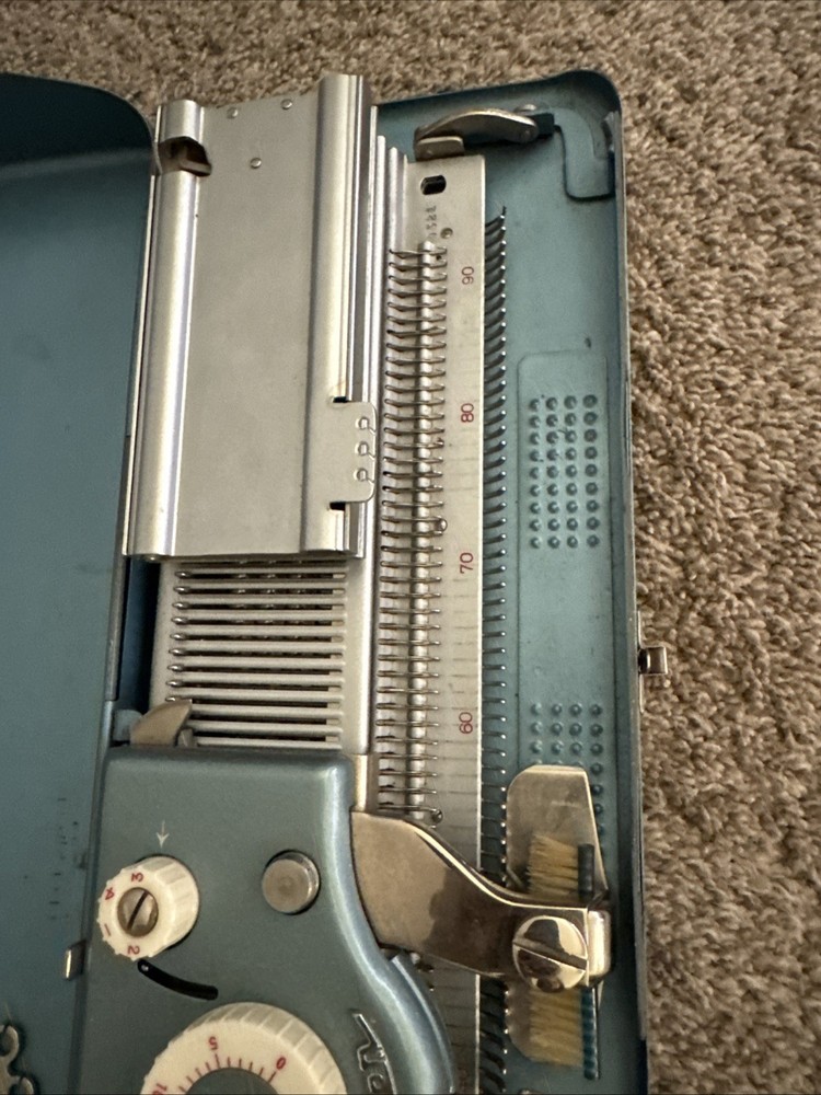 Brother Knit CUSTOMLINE MODEL.43 in metal case