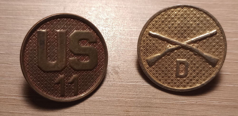 US Army Infantry, 11th Regiment Co. D. Interwar Collar Disk set, Type I