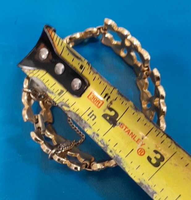 Monet Chunky Goldtone Signed Bracelet With Extender Signed Nice Condition