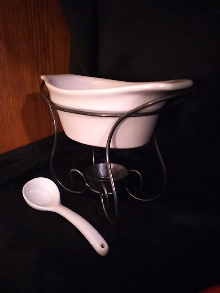 Bistro Buffet Fondue Dish. (212)