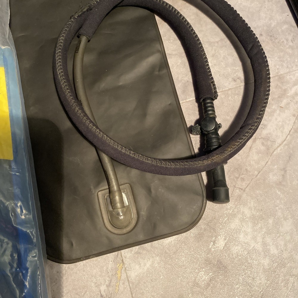 Hydration Bladder 2 L Water Pack Reservoir Camel Bak Replacement & Clean Kit