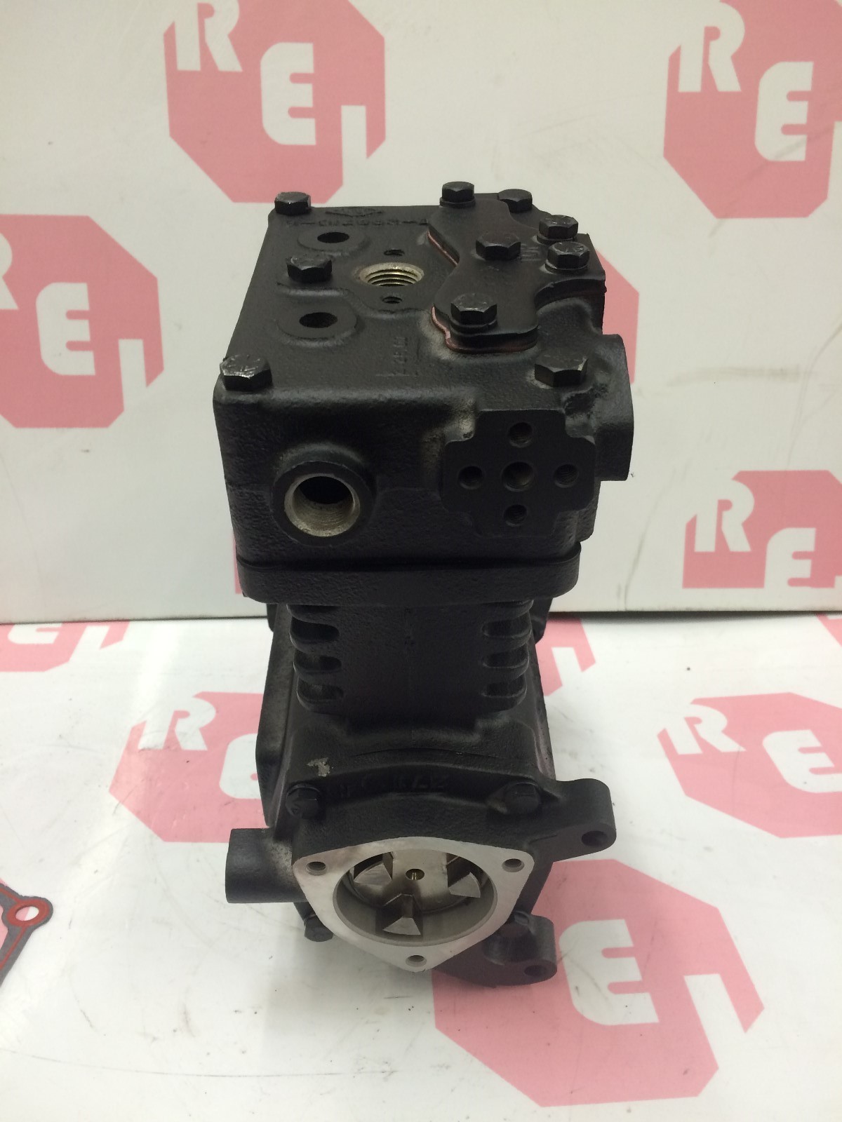 109425 5004188 R23522122 Bendix Air Compressor TF550 Detroit 60 Series