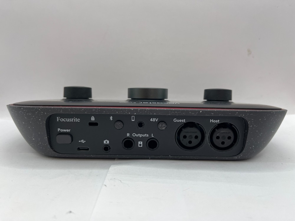 Focusrite Vocaster Two Studio USB-C Podcasting Audio Interface Bundle