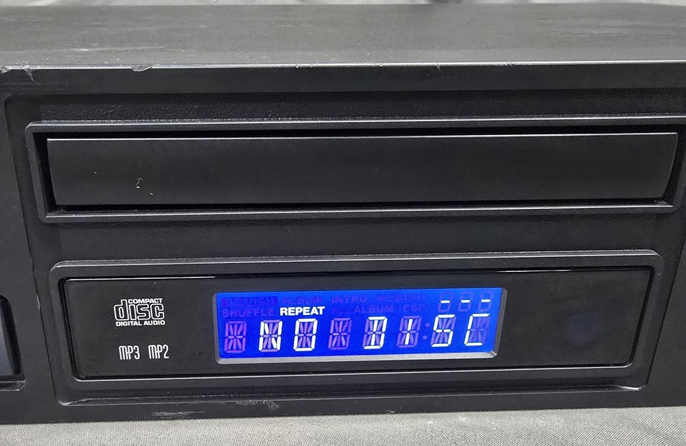 Tascam CD-200iL Rackmount Professional iPod/CD Combo Player w/ Mounting Brackets