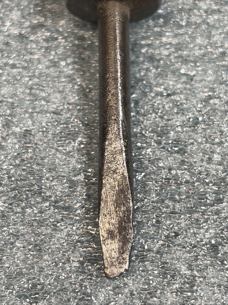 Vintage Winchester Regular Pattern Screw Driver #7101 2" Wood Handle Screwdriver
