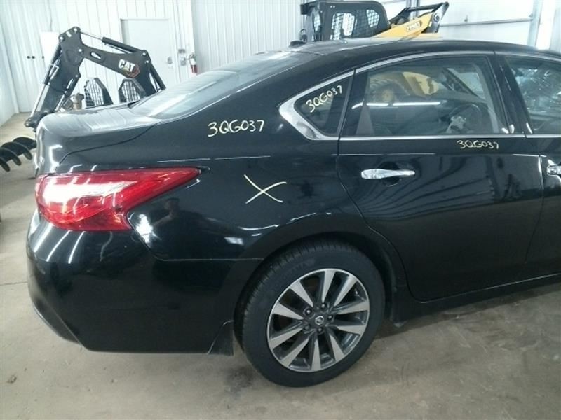 ALTIMA 2017 High Mounted Stop Light 104658355