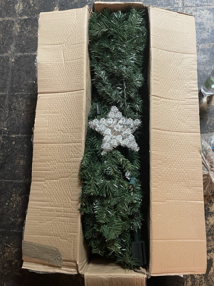 6.5 ft Christmas Tree