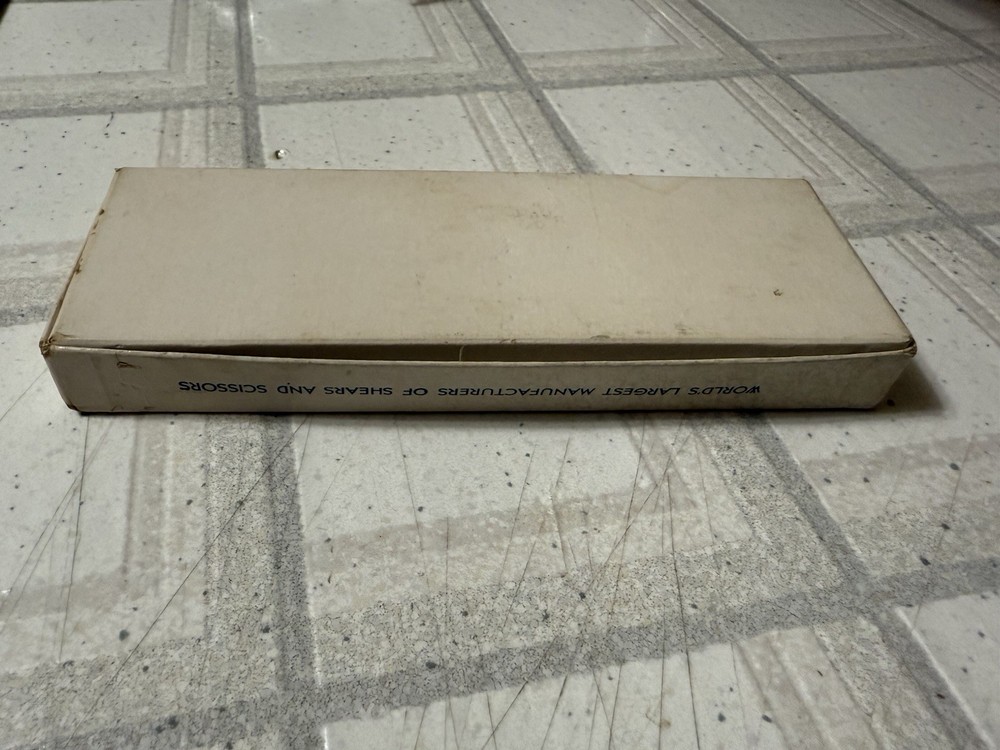 VERY NICE KLEENCUT PINKING SHEARS W/THE AUTOMATIC STOP IN ORIGINAL BOX & INSERT