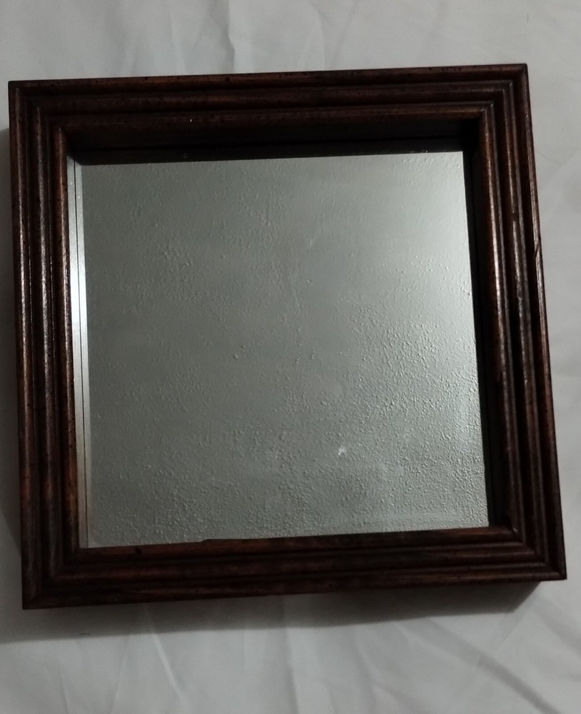 VINTAGE SQUARE WALL MIRROR 8"