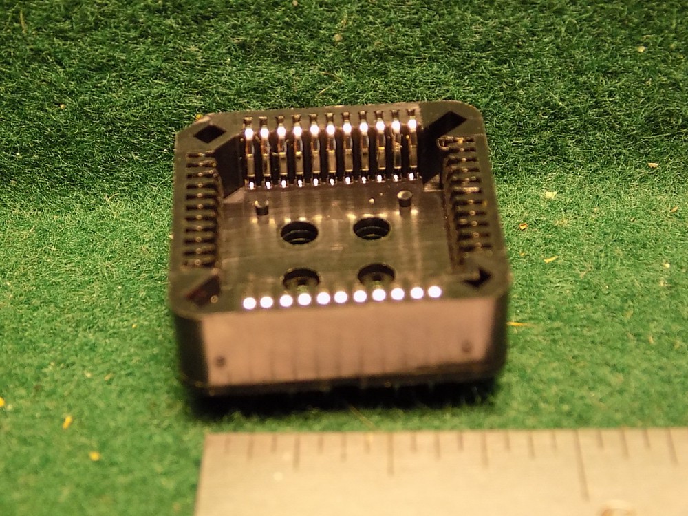 (1 PC) KYCON P44111 IC SOCKET 44 POS ROHS NOS