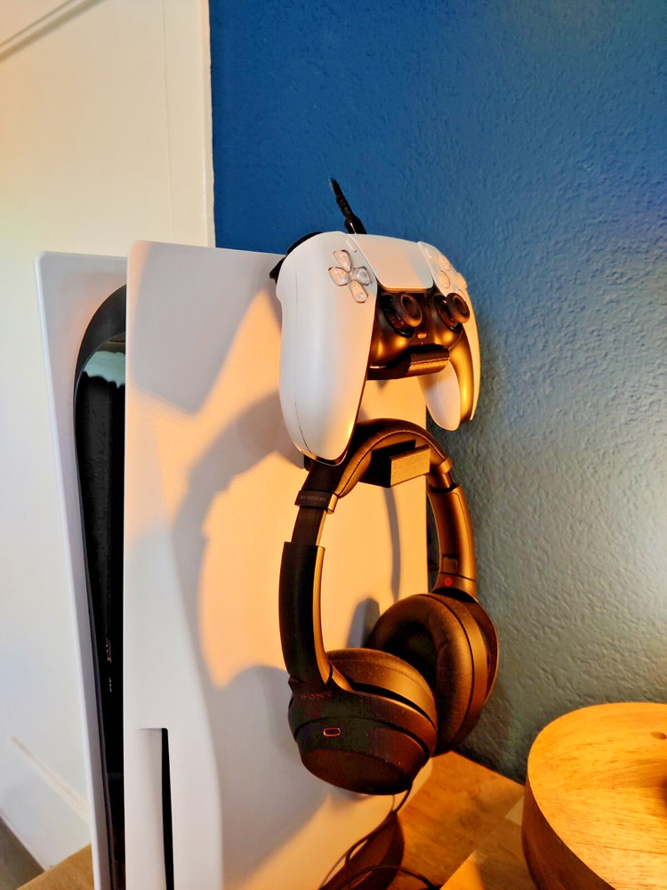 PlayStation 5 Headphone and Controller Mount Clip