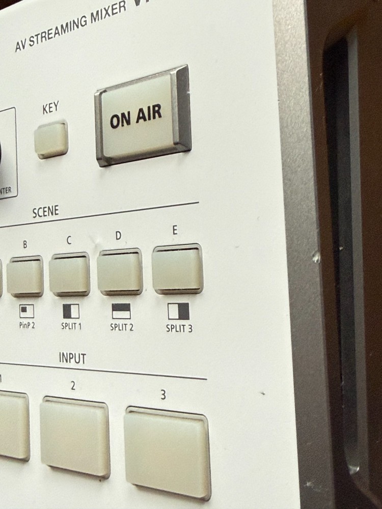 Roland VR-1HD AV Streaming Mixer
