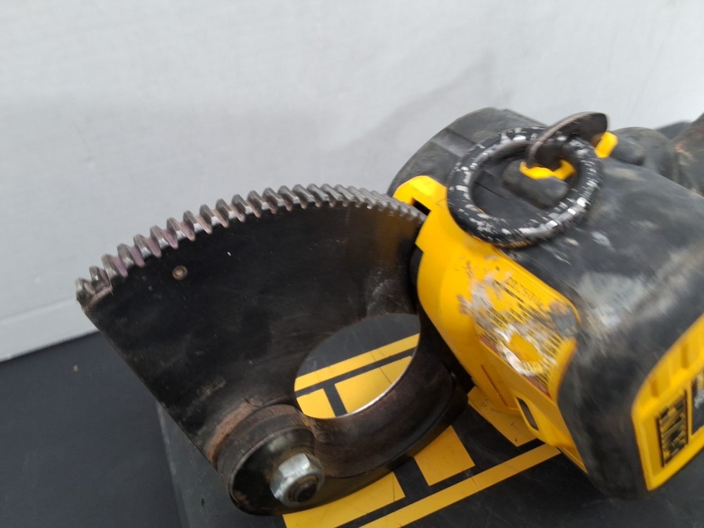 DEWALT DCE150 20V MAX Cordless Cable Cutting Tool [TOOL-ONLY]