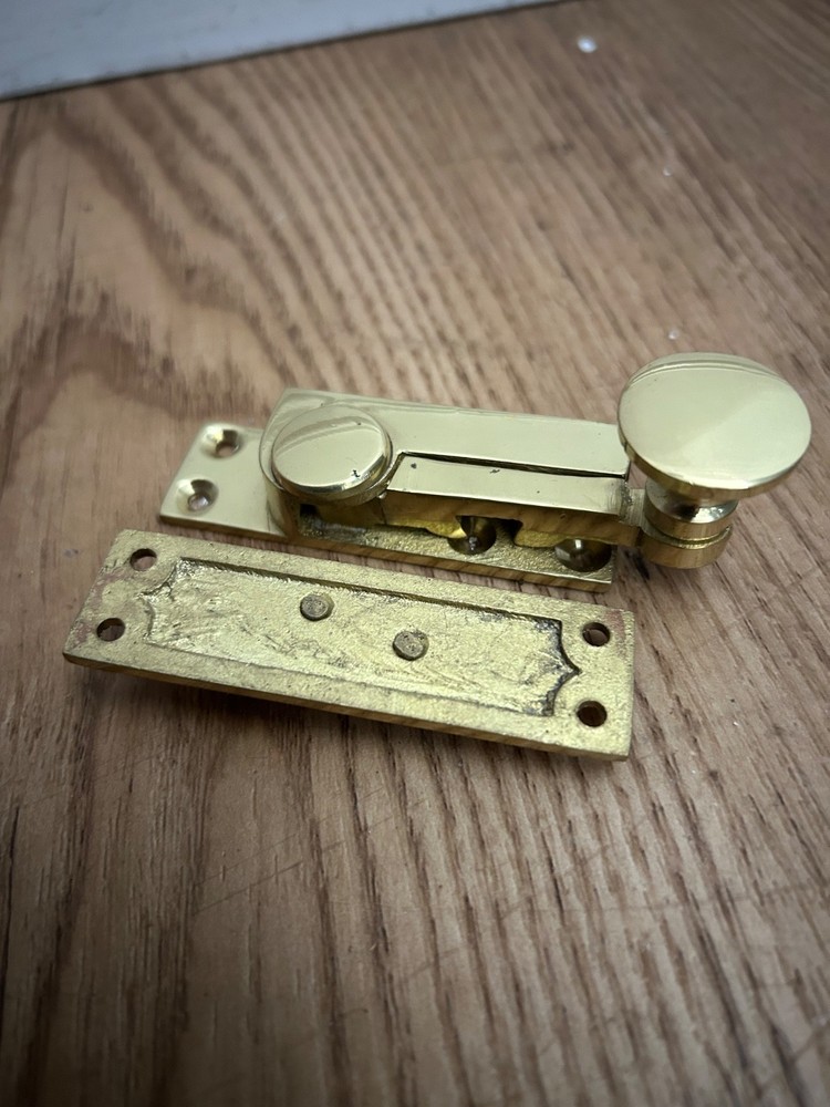 2 x Brass Sash Window Latch Lock Fastener & 5 x Brass window pulls.