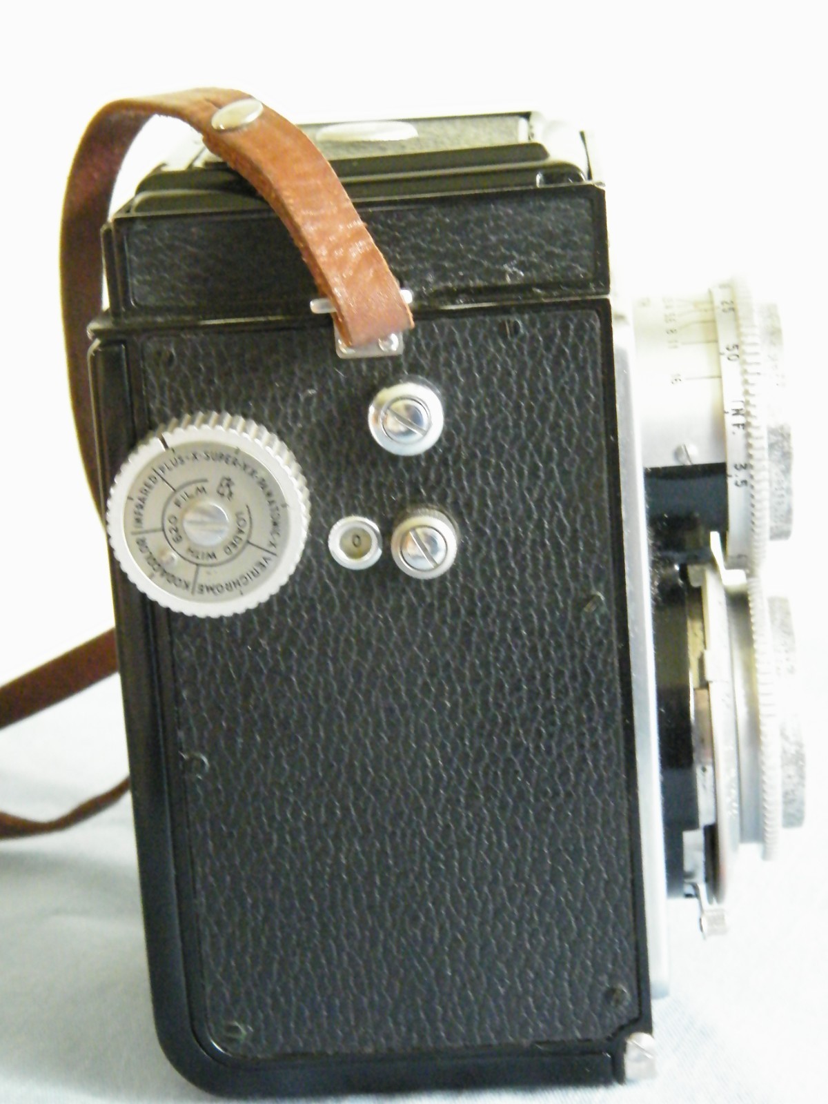 Vintage Kodak Reflex II Camera in Leather Field Case ~ Untested, sold as is