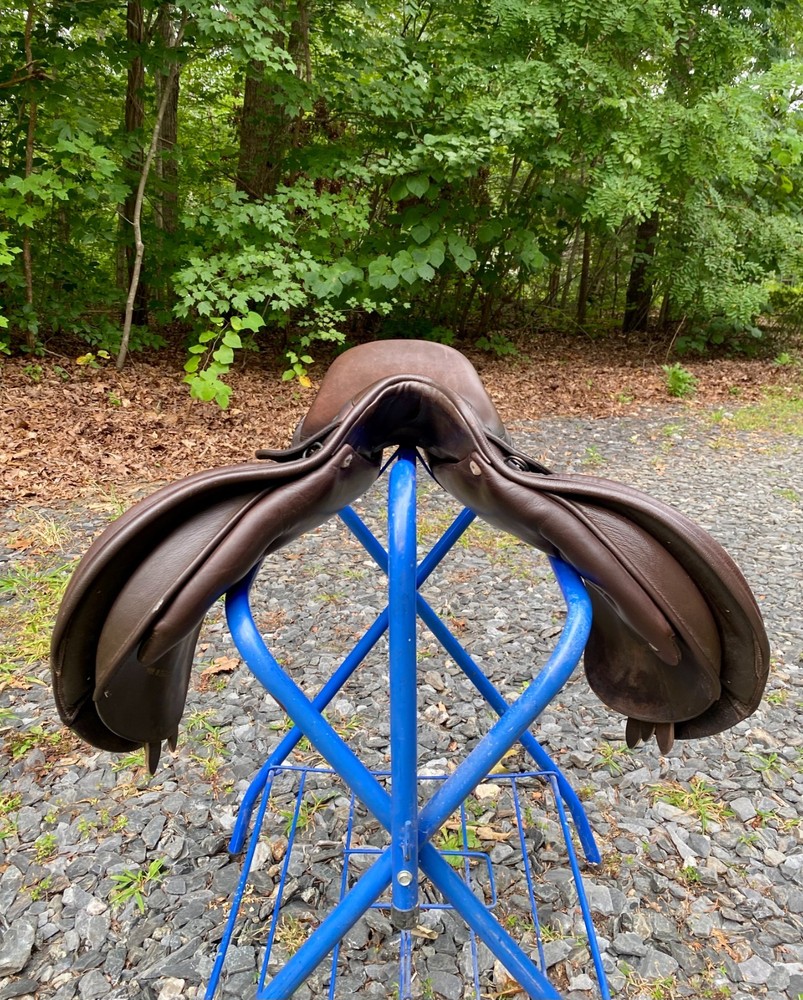 Close Contact / Jump Saddle, 17"