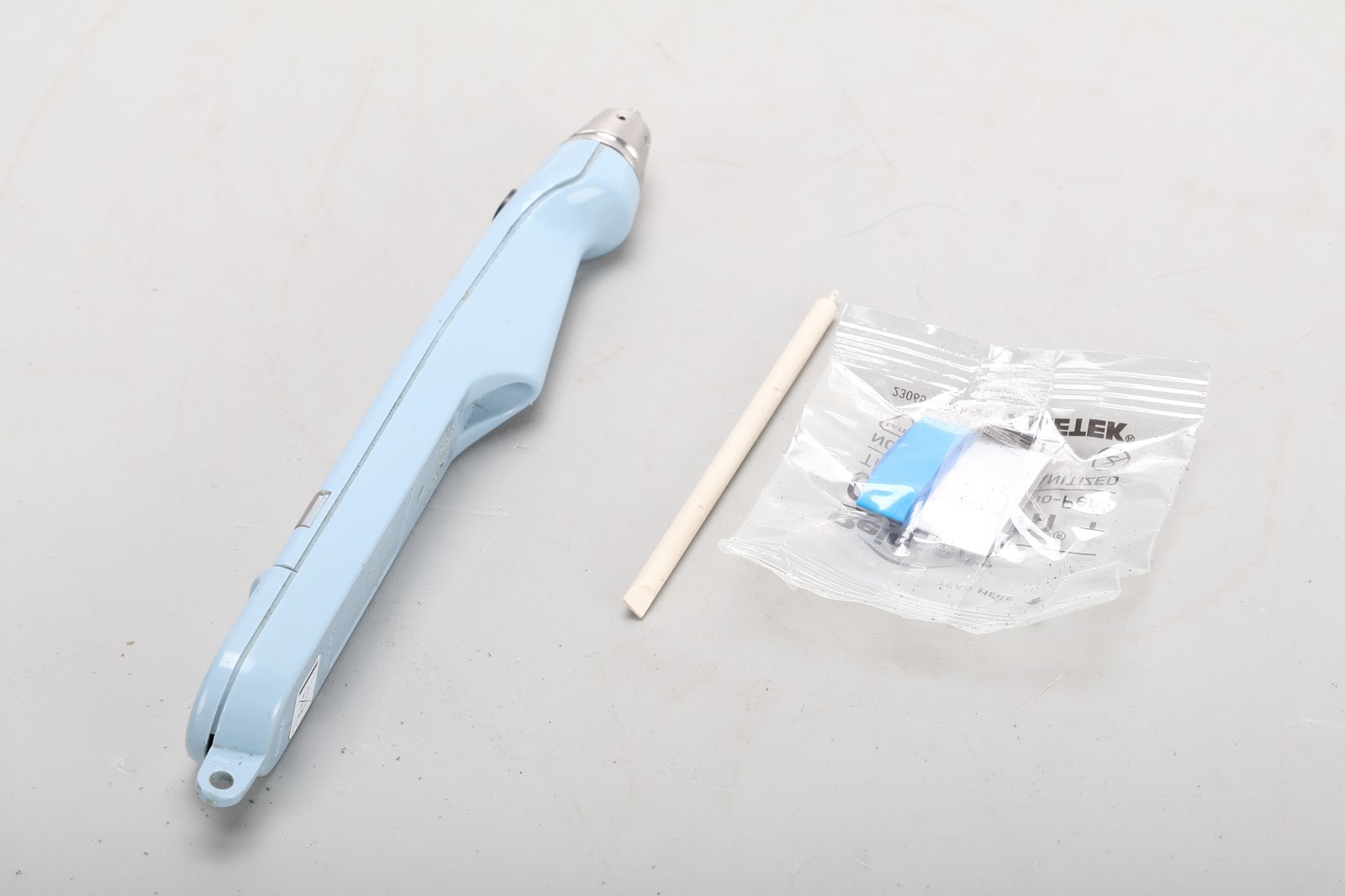 Reichert 230588V Tono-Pen Vet Veterinary Tonometer With Hard Case