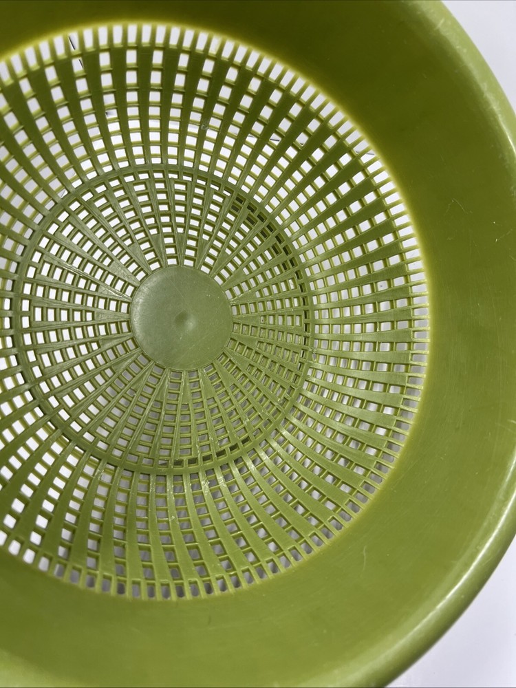 Vintage 70s Sterilite? Kitchen Strainer Colander Avocado Green Thick Plastic