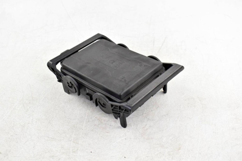 2014-2017 Chevy Silverado 1500 Pickup Engine Fuse Box