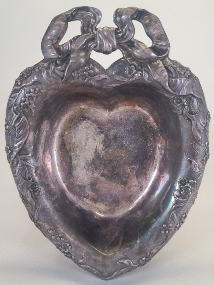 Reed and Barton 230 Silverplate Silver Heart Trinket Jewelry Candy Bowl Dish