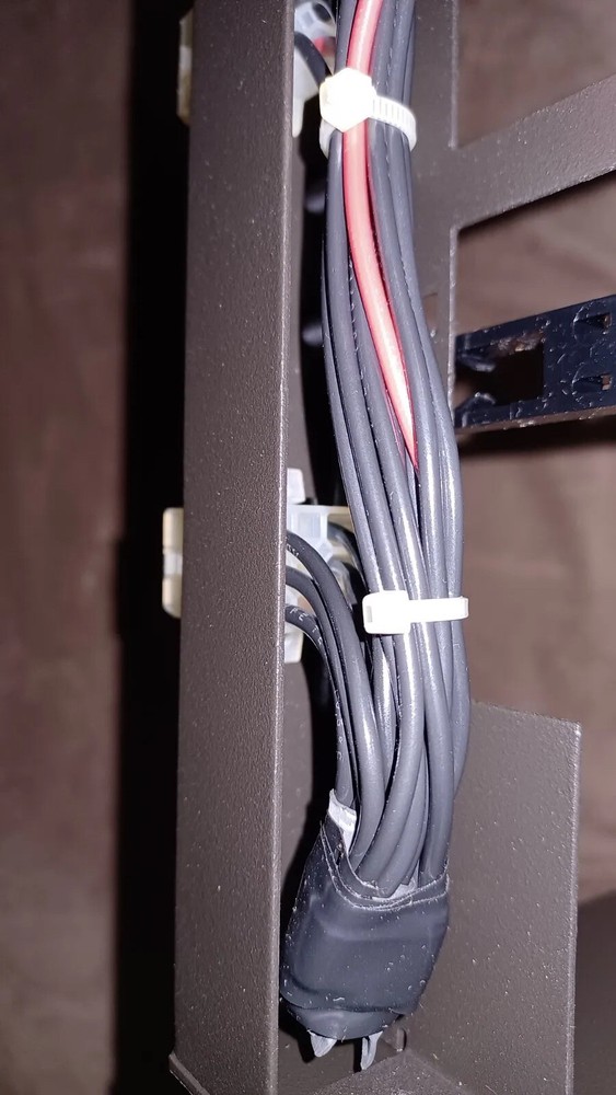 Allen Bradley 1389-M2 Mounting Rack / Chassis Module Ser A