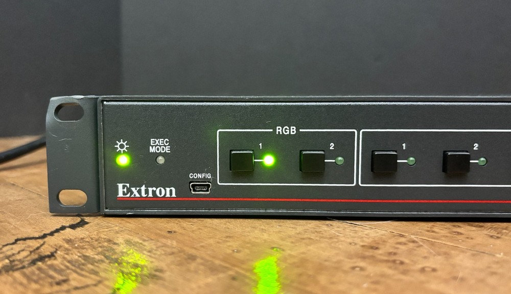 Extron MPS 602 SA Media Presentation Switcher (great working order!) bent ear