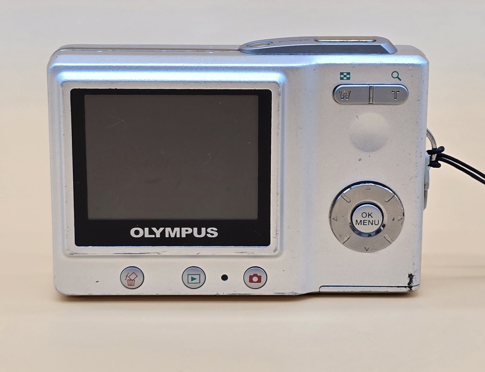Olympus Digital Camera FE-5500 5.0MP Silver Tested ref A1