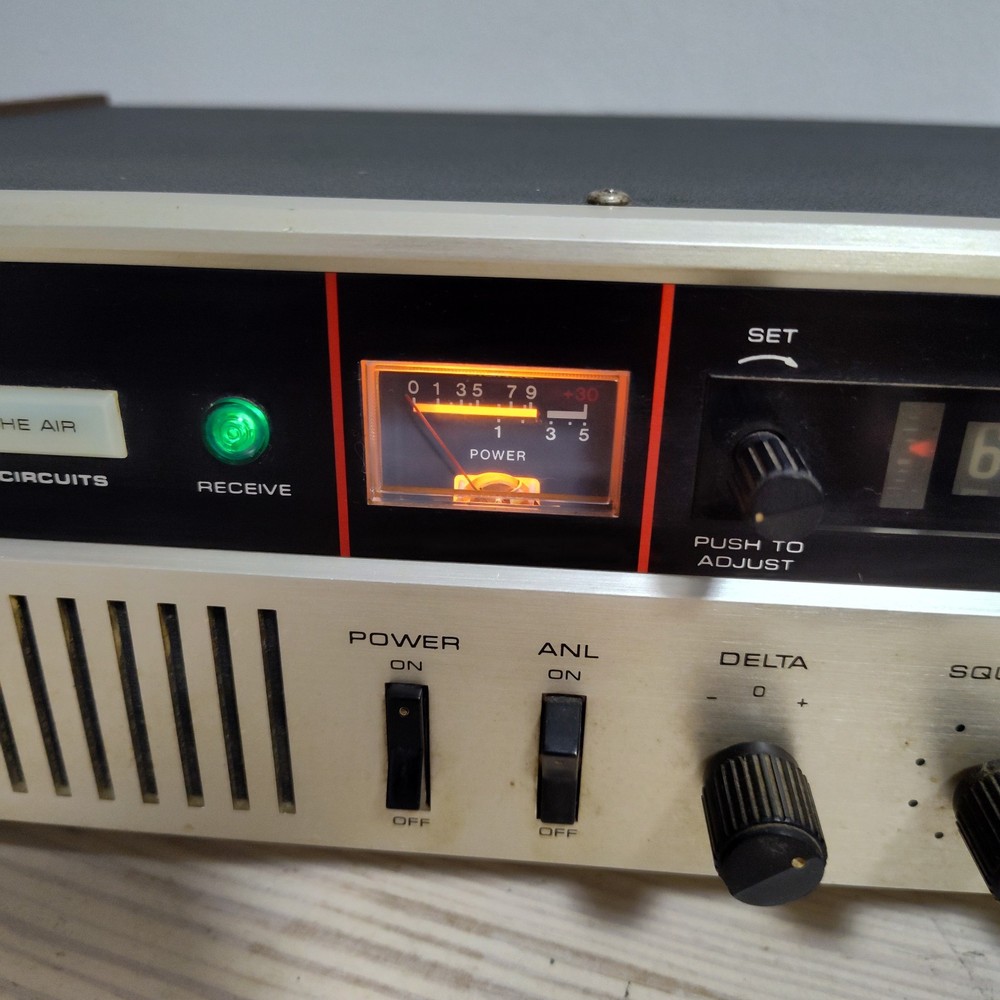Courier Conqueror II CB Solid State Transceiver: Turns On Untested Parts Repair