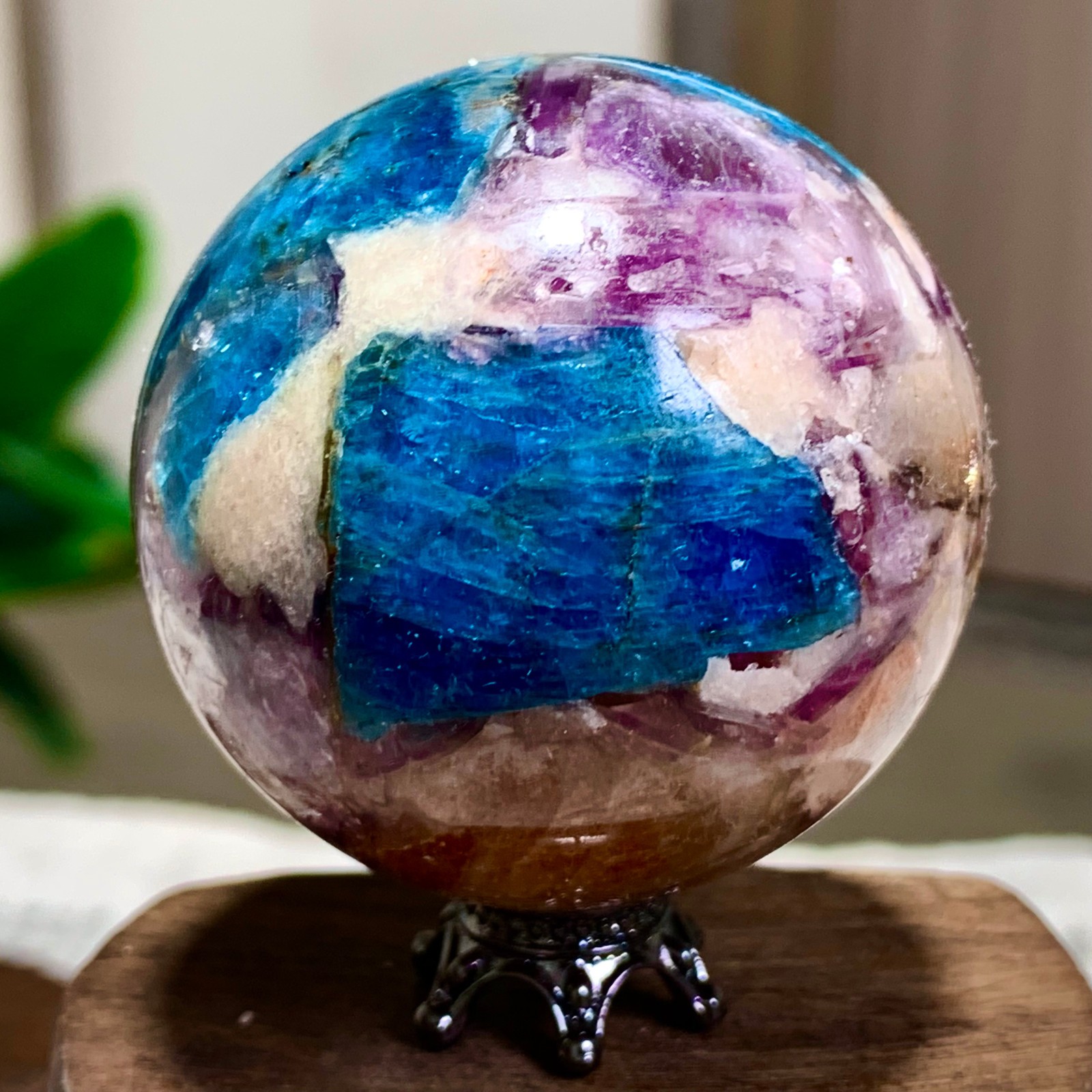 114G Natural Blue Aptite +Sun Stone purple lepidolite Sphere mineral sample