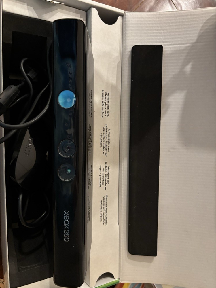 Microsoft Xbox 360 Kinect Motion Sensor/Camera Black Wired for Xbox 360 Console