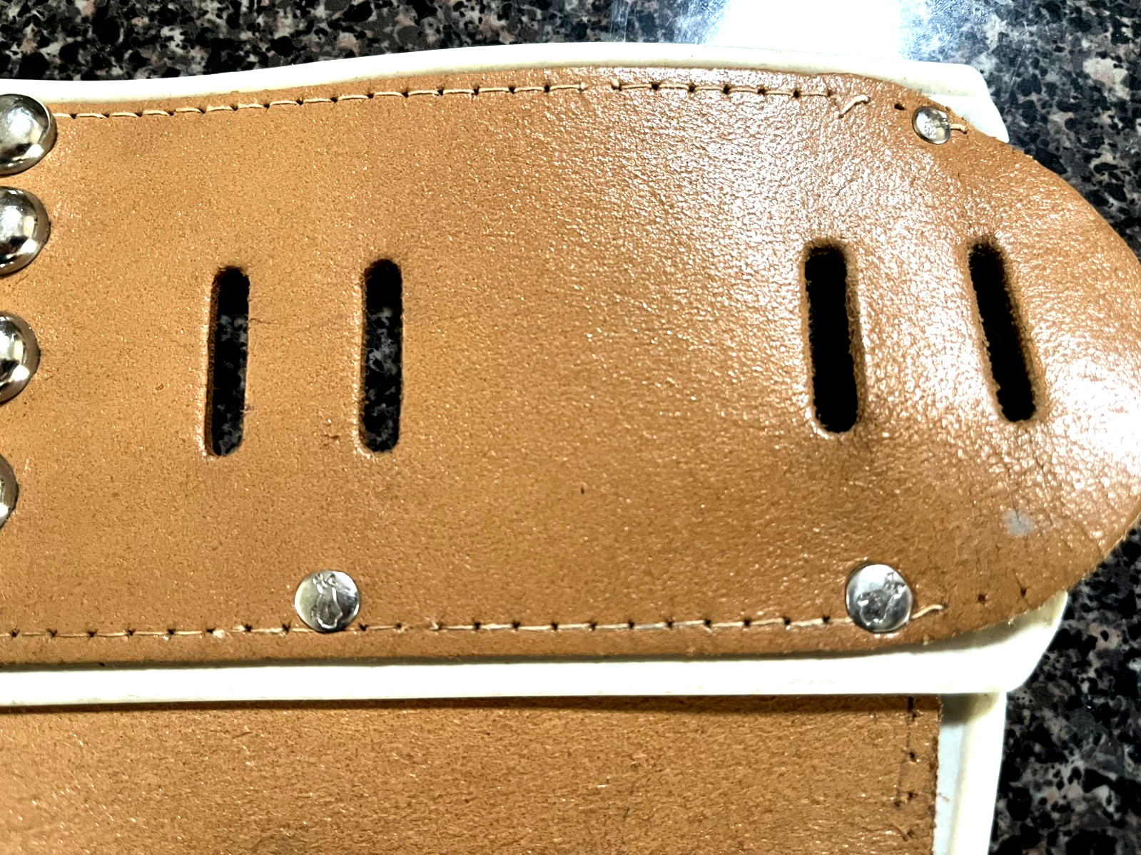 Outstanding Keyston horseshoe holster w/WOW Hubley Cowboy toy cap gun pistols