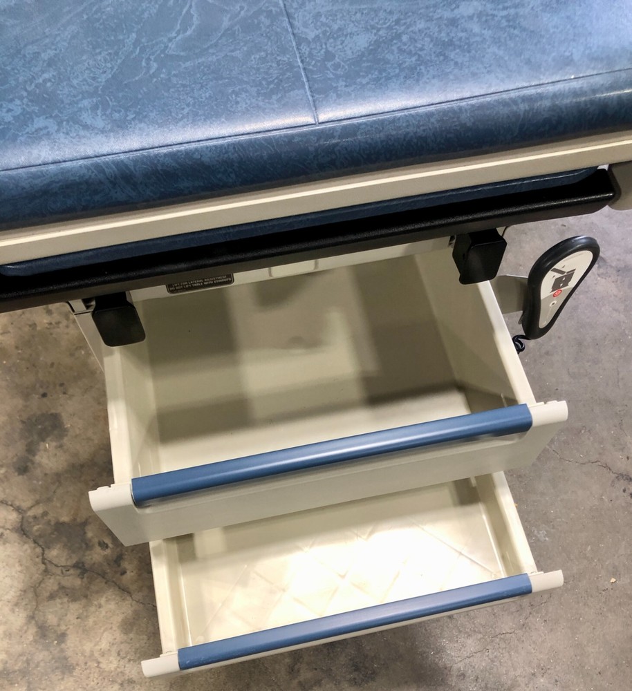 Midmark 405 Barrier Free Power Exam Table with Hand Controller