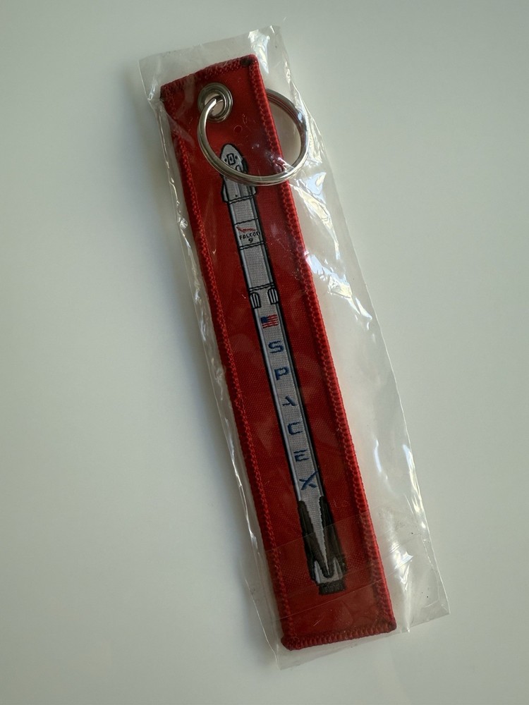 Red SpaceX Falcon 9 REMOVE BEFORE FLIGHT Luggage Tag Zipper Pull Keychain