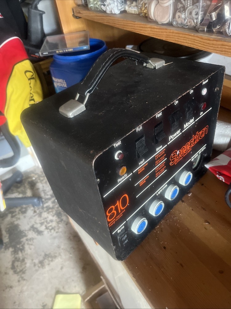 Speedotron 810 Flash Unit. Portable Great Shape